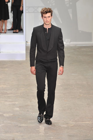 Louis Vuitton / - 2009